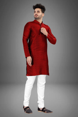 Shree Dutt Creation Men Solid Straight Kurta(Maroon)