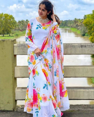 VILUCHI Flared/A-line Gown(White)