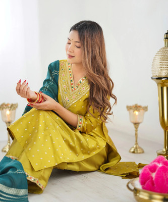 Skylee Women Kurta Pant Dupatta Set