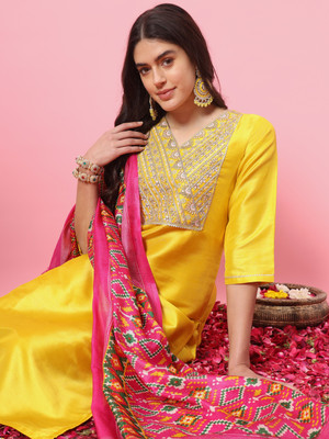 VredeVogel Women Kurta Pant Dupatta Set