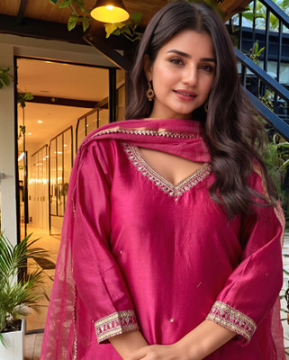 Gosriki Women Kurta Pant Dupatta Set