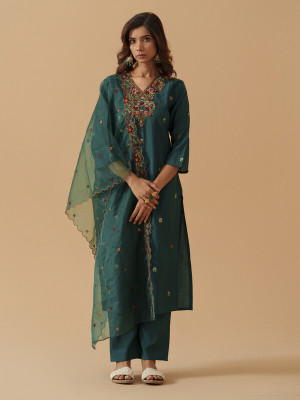 House of Pataudi Women Kurta Pant Dupatta Set