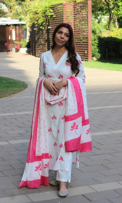 SANGOURI Women Kurti Pant Attached Dupatta Set