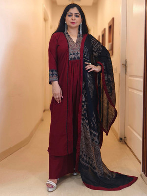Gosriki Women Kurta Pant Set