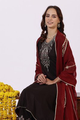 W Women Kurta Pant Dupatta Set