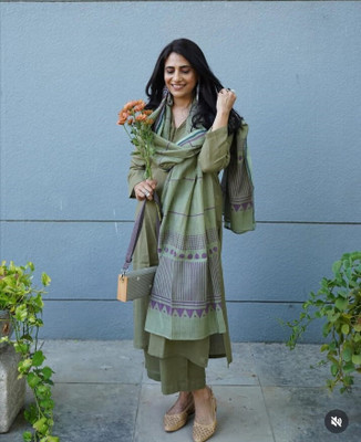 HIVA TRENDZ Women Kurti Pant Attached Dupatta Set