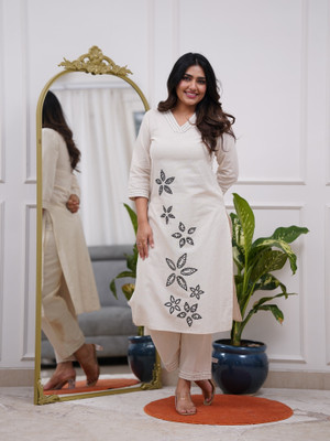 ELEPANTS Women Kurti Pyjama Set
