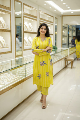 Divastri Women Kurta Pant Set