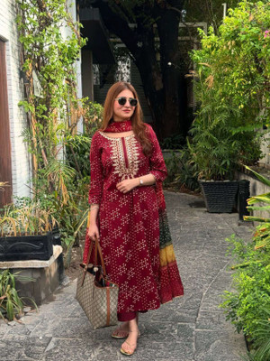 Gosriki Women Kurta Pant Dupatta Set