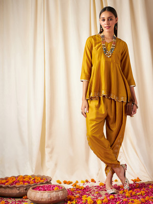 Shae by SASSAFRAS Women Ethnic Top Dhoti Pant Set