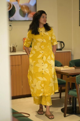 DesiRunway Women Kurta Palazzo Set