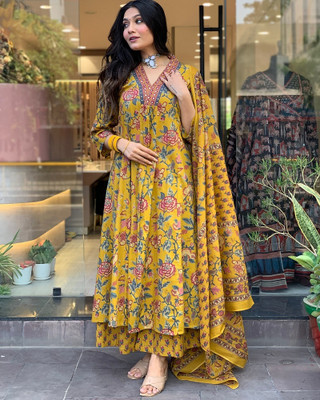 PILUDI Women Kurti Pant Attached Dupatta Set