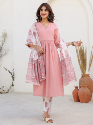 BLUMAIRE Women Kurti Pant Attached Dupatta Set