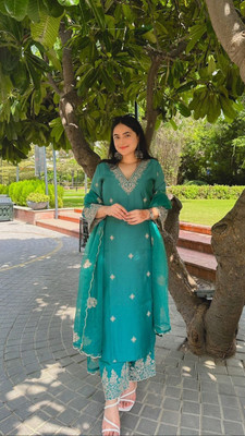 PILUDI Women Kurti Pant Attached Dupatta Set