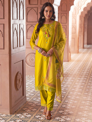 NAVLIK Women Kurta Pant Dupatta Set