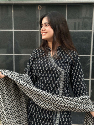 Gosriki Women Kurta Pant Dupatta Set