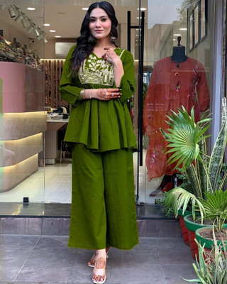 Cute Fellow Women Kurta Pant Set