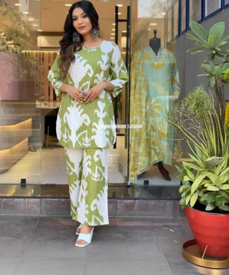 VASOOQ Women Kurti Pant Set