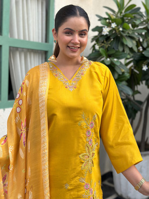 VredeVogel Women Kurta Pant Dupatta Set