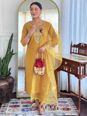 NAVLIK Women Kurta Pant Dupatta Set