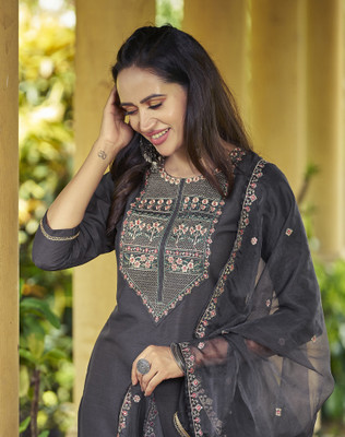 Skylee Women Kurta Pant Dupatta Set