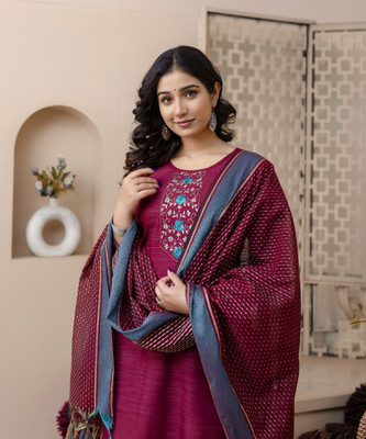 AUZAAI COLLECTION Women Kurta Pyjama Dupatta Set