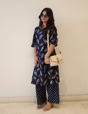 apsraaz Women Kurti Pant Set