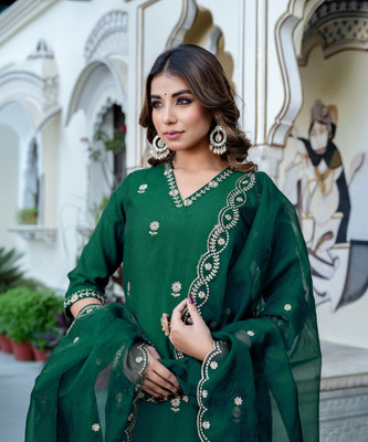 Skylee Women Kurta Pant Dupatta Set