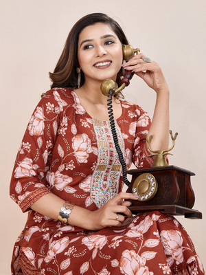 THANDUDI Women Kurta Pant Set