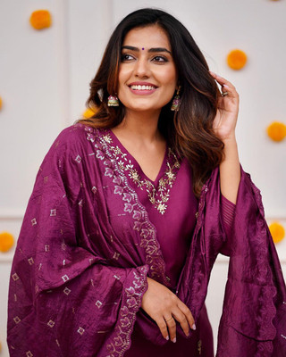 kiwastudio Embroidered Kurta, Trouser/Pant & Dupatta Set