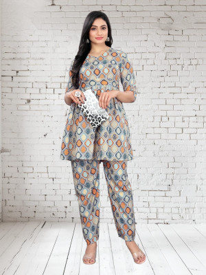 kanudaa Women Crop Top Pant Set
