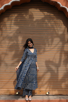Gosriki Women Kurta Pant Dupatta Set