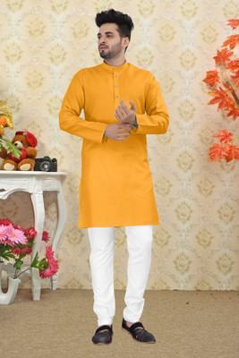 GRATITUDE ROCK Men Solid Straight Kurta(Gold)