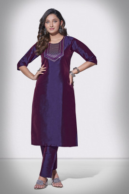 SARVAGNA Women Kurti Pant Set
