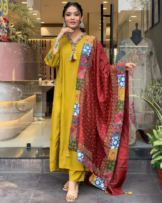 Aainacreation Embroidered Kurta, Trouser/Pant & Dupatta Set