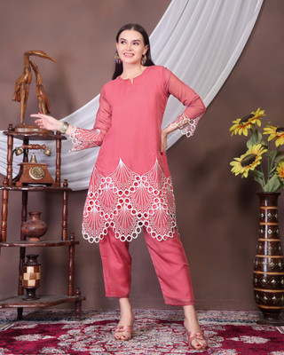 HouseOfCommon Women Kurti Pant Set