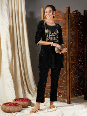 Shae by SASSAFRAS Women Kurta Pant Set