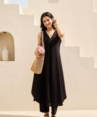 niklav Women Kurti Pant Set