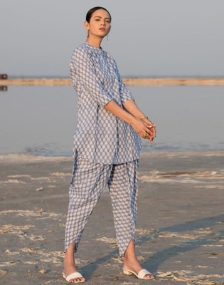 Skylee Women Kurta Dhoti Pant Set
