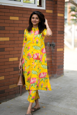 KP OUTFIT Women Kurti Pant Set