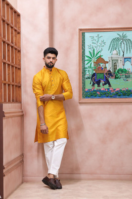 Koshin Men Kurta Pyjama Set