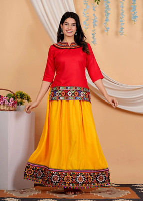 canvir Women Ethnic Top Skirt Set