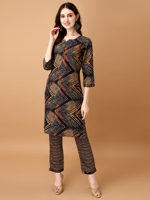 Hirvanti Fashion Women Kurta Pant Set