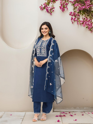 Ishin Women Kurta Pant Dupatta Set