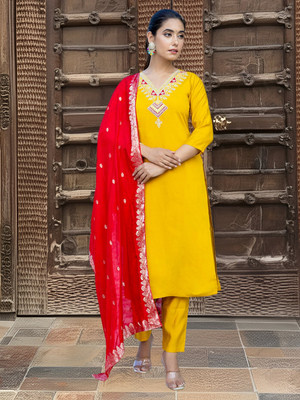 NAVLIK Women Kurti Pant Dupatta Set