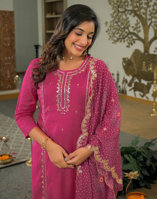 Skylee Women Kurta Pant Dupatta Set