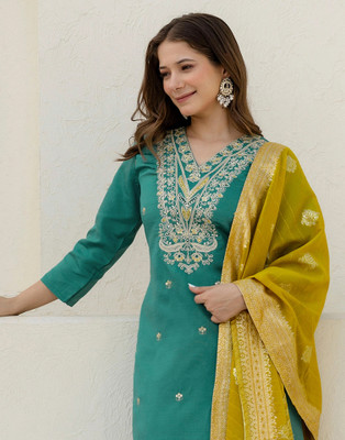 Skylee Women Kurta Pant Dupatta Set