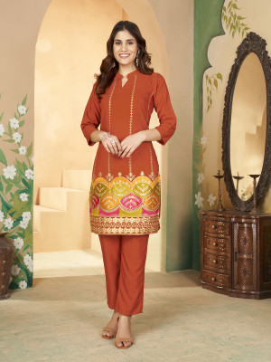 Hirvanti Fashion Women Kurta Pant Set