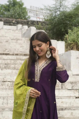 OMICRON FAB Women Kurta Pant Dupatta Set