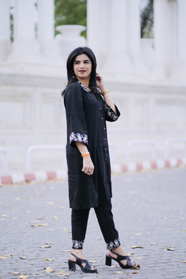 ss creation Women Kurta Pant Set